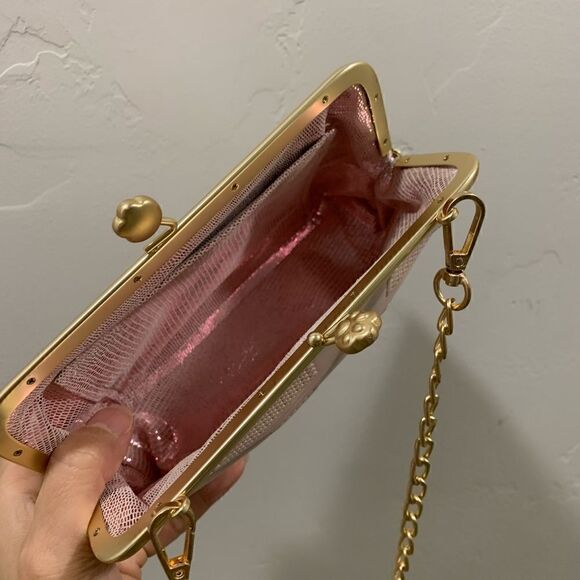 Handmade Genuine Embossed Leather Cute Kisslock Wristlet/Crossbody & 2 Chains - Picture 14 of 15